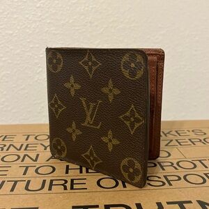 Louie Vuitton wallet